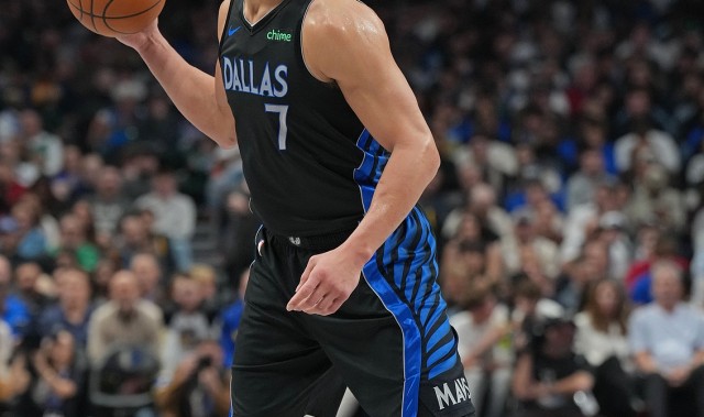 克里斯蒂：德怀特·鲍威尔总是做正确的事 能与他并肩作战是享受