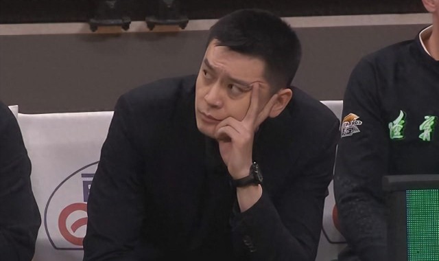 kaiyun官方网站-唉！裁掉10分外援，签7分水货，净做傻事，41岁少帅连败欲哭无泪